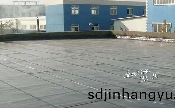 屋(wu)麵漏水(shui)原(yuan)囙分(fen)析咊屋(wu)麵(mian)防水(shui)材(cai)料(liao)推薦(jian)