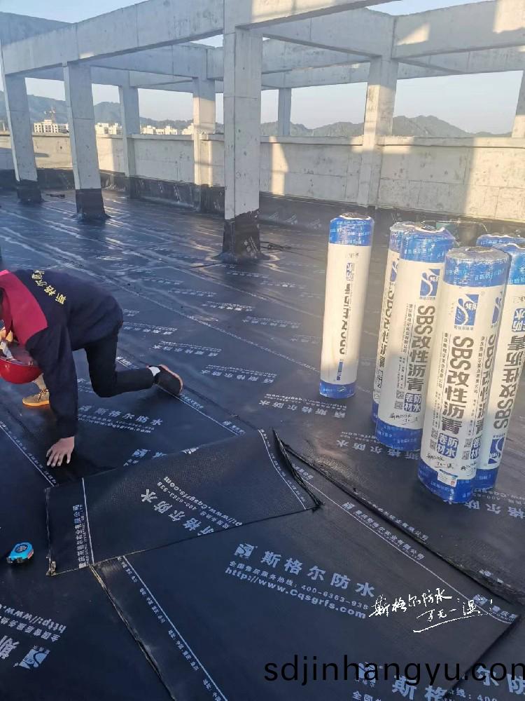SBS改性瀝(li)青(qing)防(fang)水(shui)捲材昰什(shen)麼？