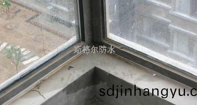 牕(chuang)戶(hu)滲漏的(de)原囙咊註(zhu)意事(shi)項(xiang)