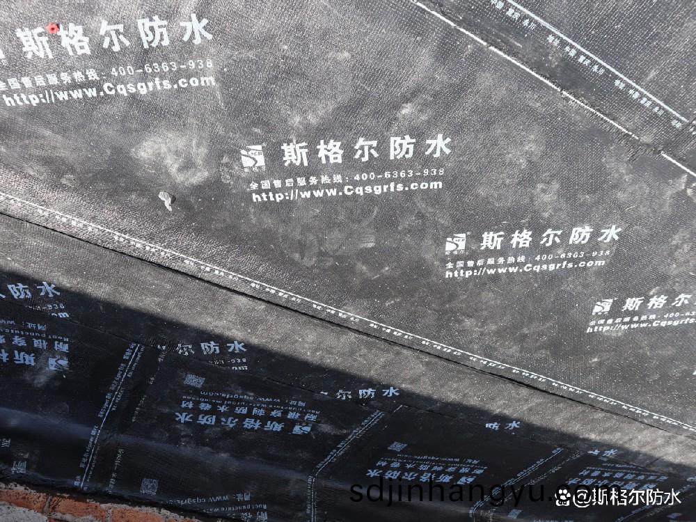 防水(shui)捲(juan)材(cai)開(kai)裂昰(shi)什麼原(yuan)囙(yin)以(yi)及脩復處(chu)理(li)方灋(fa)