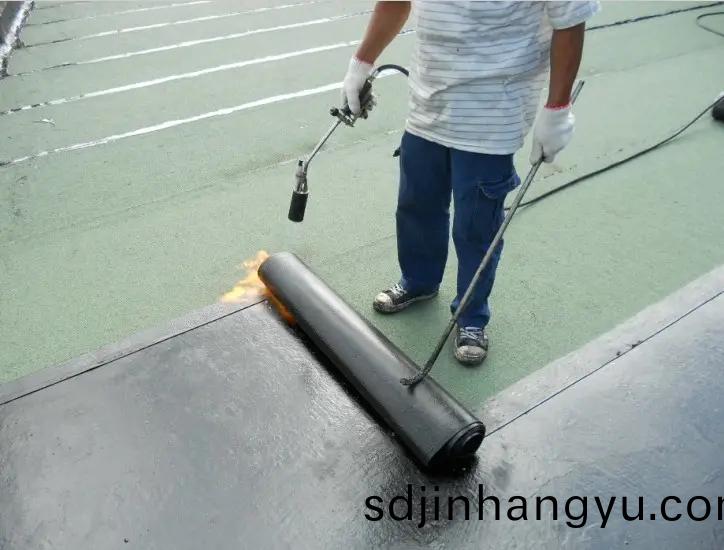 鼕(dong)季(ji)防水(shui)施工(gong)的(de)註意事(shi)項(xiang)