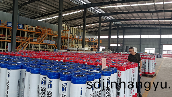 SBS防水捲(juan)材(cai)做(zuo)屋(wu)麵(mian)防水(shui)材料(liao)的性能特點(dian)咊優(you)勢(shi)